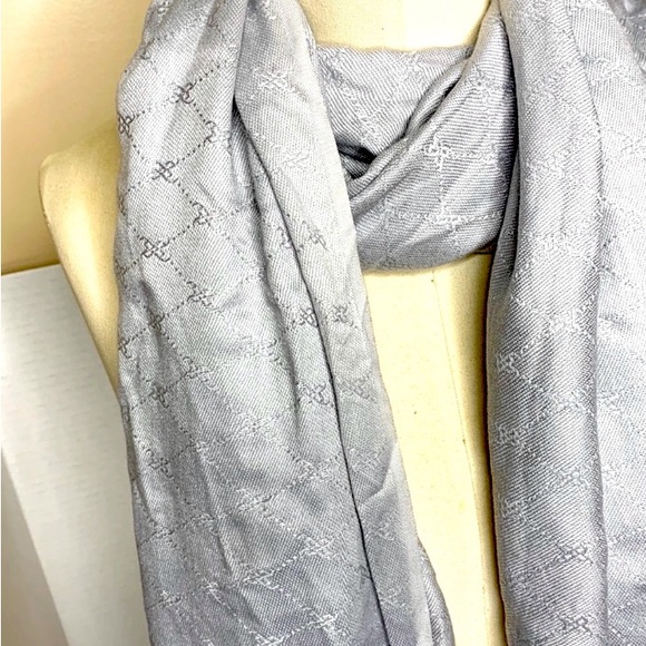 Nine West | Gray Patterned Fringed Long Scarf | Wrap Unisex Winter Accessory NWT - Picture 6 of 7